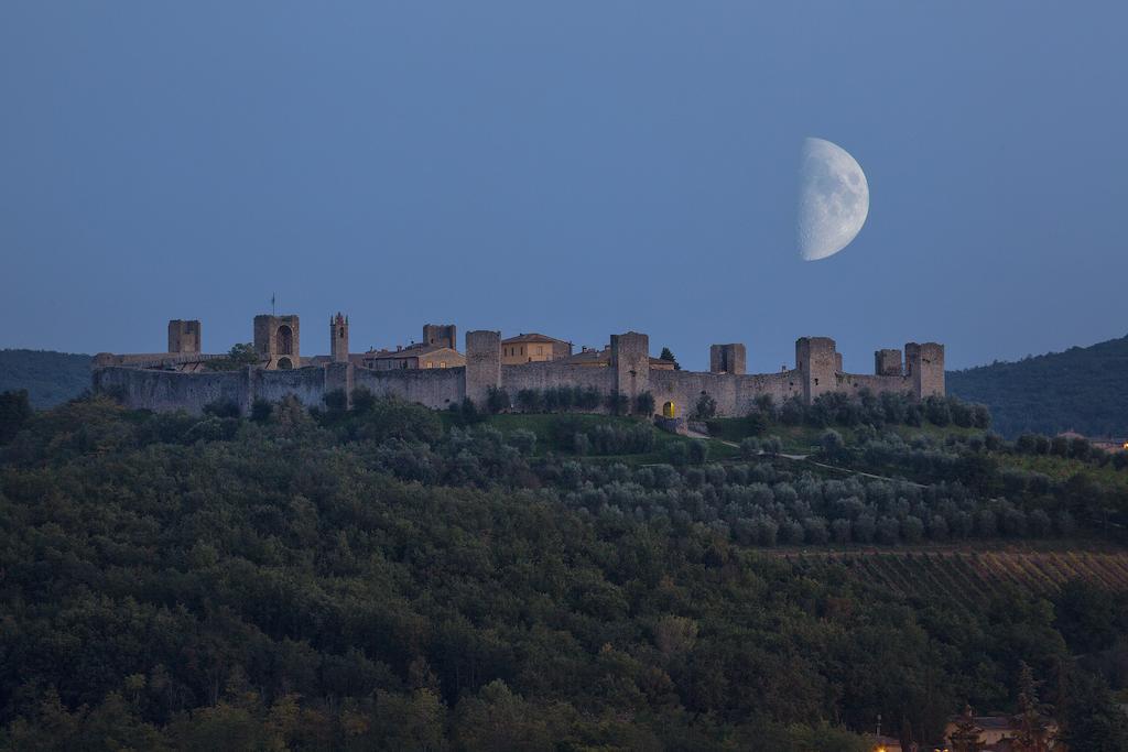 Camere Dentro Il Castello Монтериджоні Екстер'єр фото